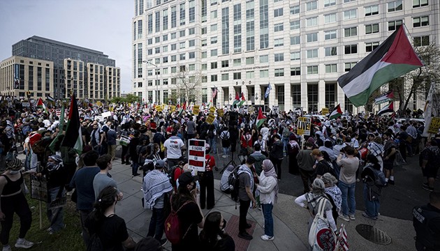 Washington'da binlerce kişi sokaklarda!