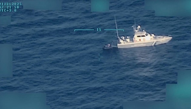 Yunan botu göçmenleri böyle itti